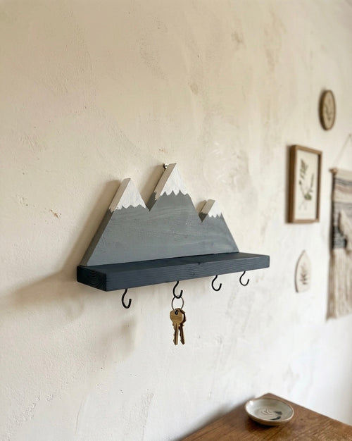 Snow Peak Artisan Shelf & Key Gallery 🏔️
